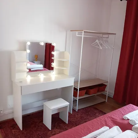 Chez Sabine Et Sarah Holiday home *