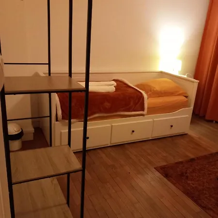 Chez Sabine Et Sarah 펜션 Gacé