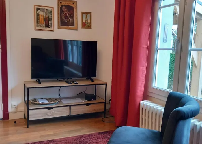 Chez Sabine Et Sarah 펜션 Gacé